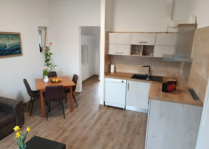 Apartma Mjrka Διαμέρισμα Dobrovo