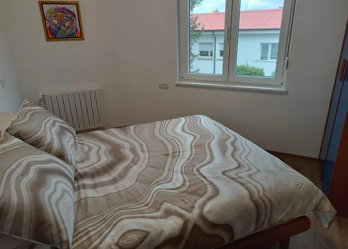 Apartma Mjrka Dobrovo